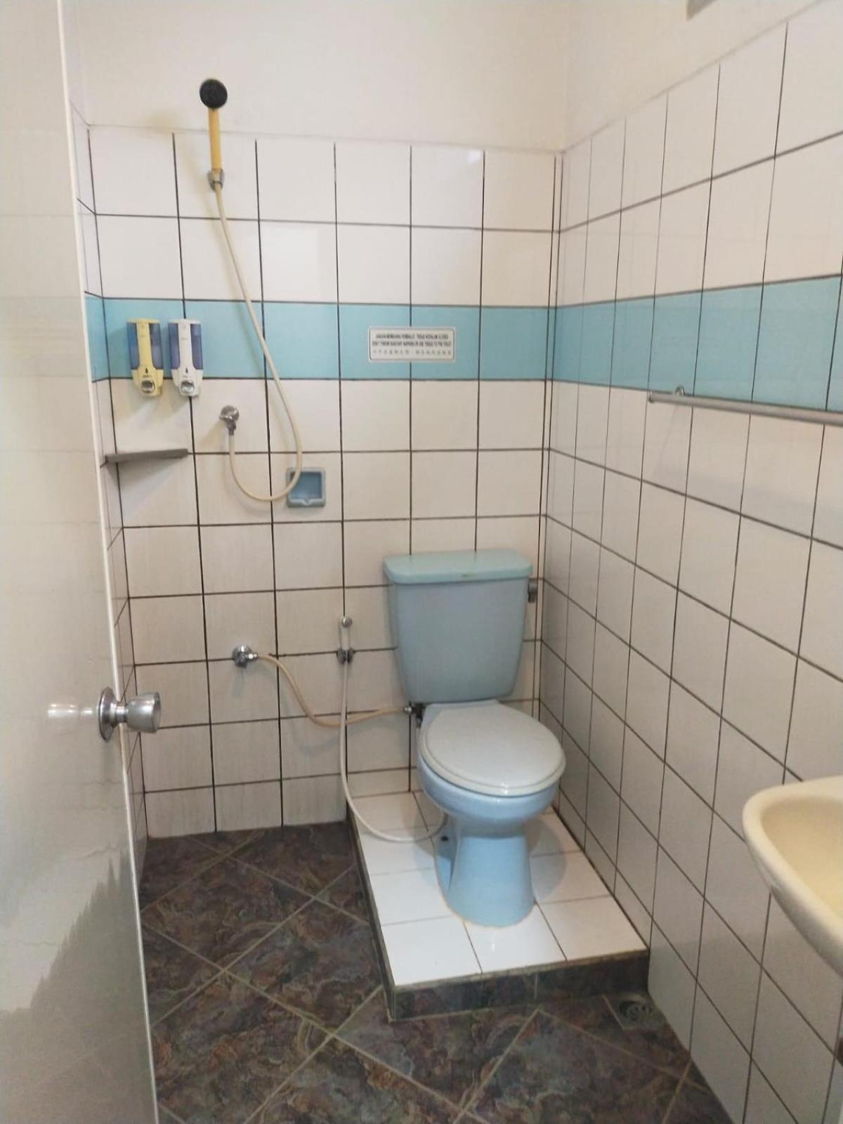 Hotel Aneka Baru Sleman  Exteriör bild