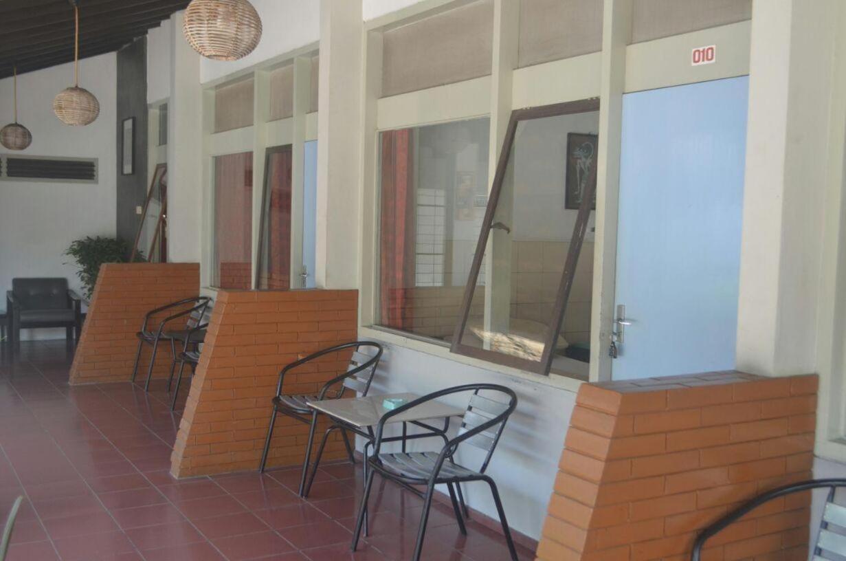 Hotel Aneka Baru Sleman  Exteriör bild