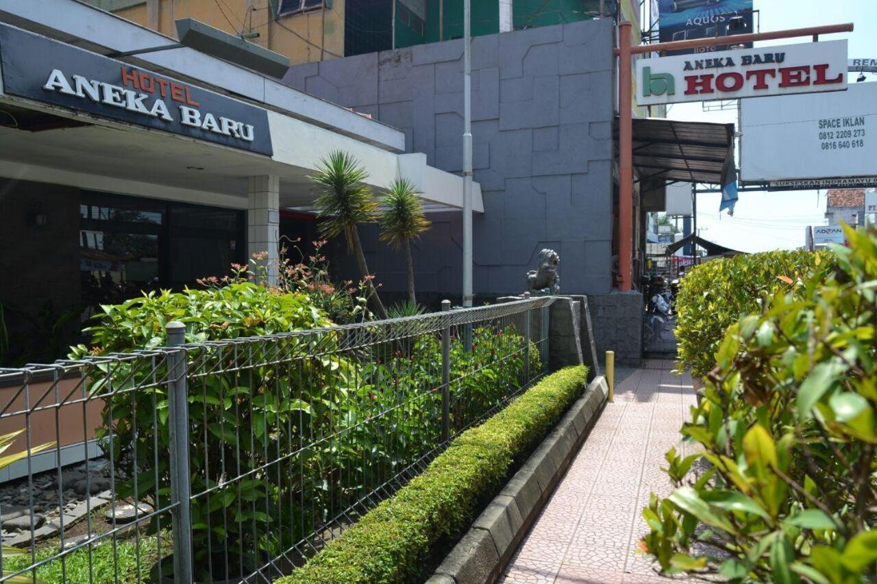 Hotel Aneka Baru Sleman  Exteriör bild