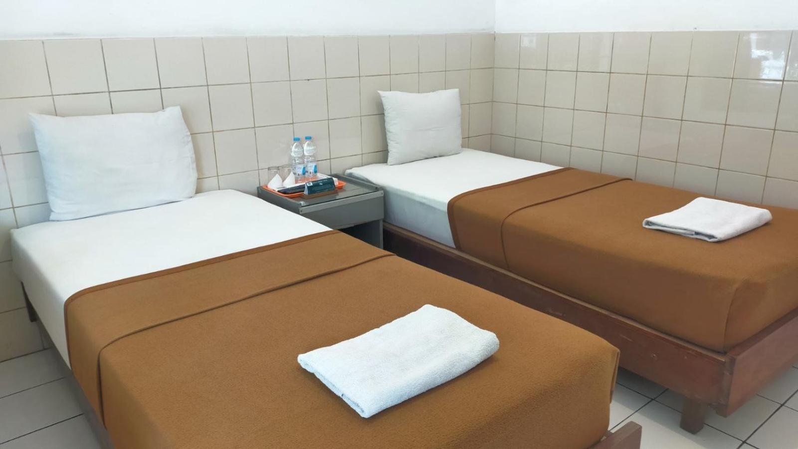 Hotel Aneka Baru Sleman  Exteriör bild